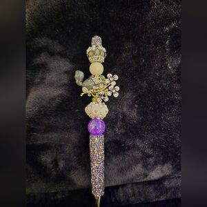 Elegant Floral Beaded Pen